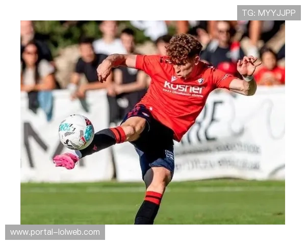 维克托-穆尼奥斯凌空抽射,奥萨苏纳主场气势如虹 维克托-穆尼奥斯凌空抽射,奥萨苏纳主场气势如虹
