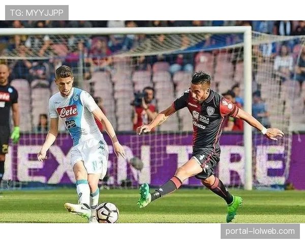 历史回顾：纪念法国足球名宿，特鲁瓦主场举办小型展览。